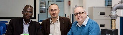 學術同事們坐在一起